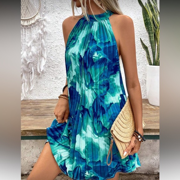 Elegant Cream and Rust Pleated Halter Dress - Picture 16 of 16